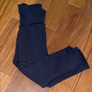 lululemon capris w/ mesh along the side